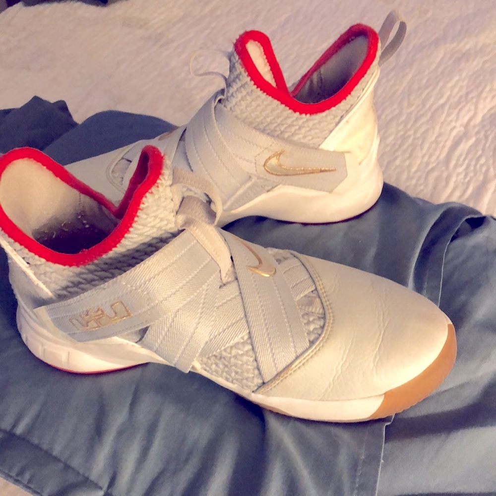 Nike Lebron US Size 5Junior  Basketball Shoes Grey/White